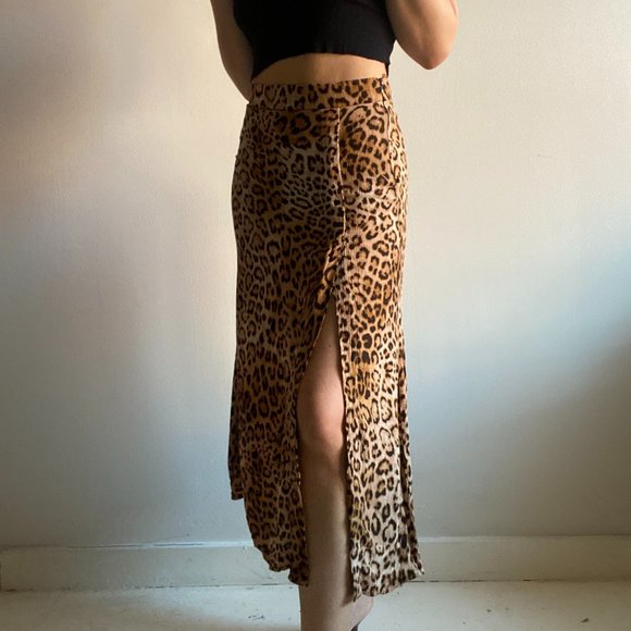 Side slit leopard skirt - Picture 1 of 4